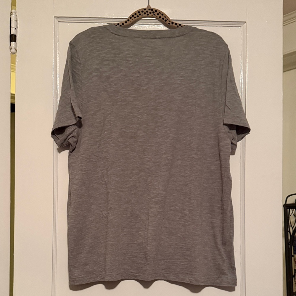 J. Crew Gray Peace Graphic Tee NWT - Picture 2 of 7